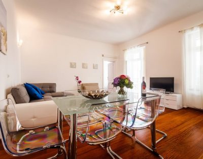 Modern Apartment directly at Opera